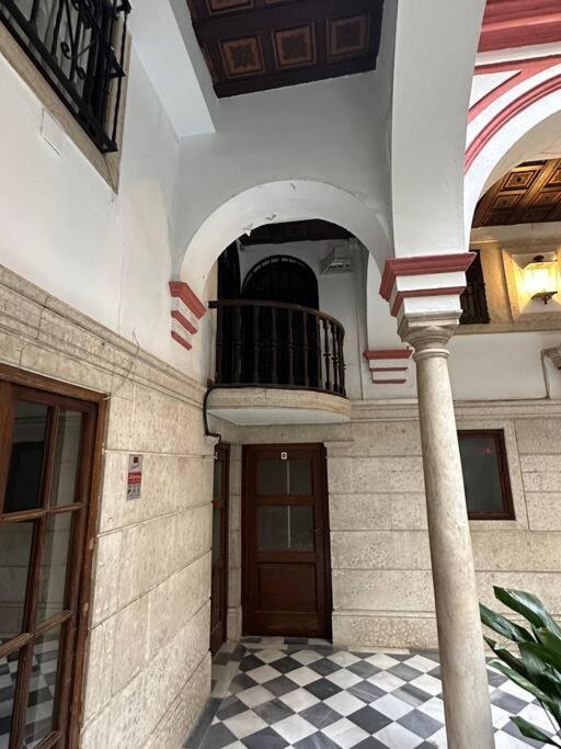 Apartamento Patio Sevillano Frente Catedral Seville Exterior photo